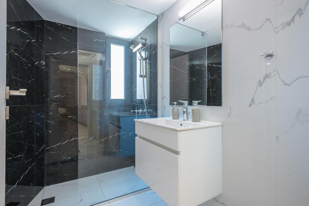 Newly Renovated Apt In The Heart Of Kerameikos Athènes Extérieur photo